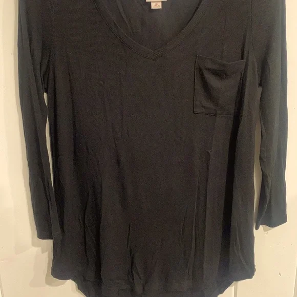 Merona Black V-Neck Shirt W/ Accent Pocket - Picture 4 of 6